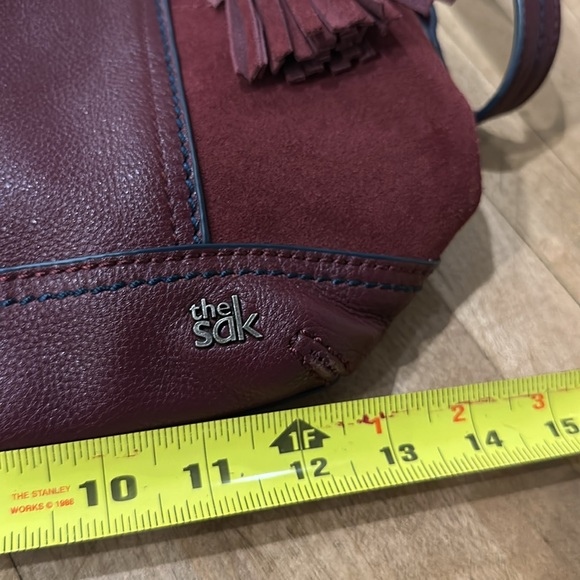 The Sak Maroon Leather and Suede Shoulder Bag - Picture 7 of 8